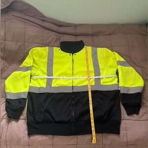 Hi Visibility Full Zip Thermal Jacket in Men’s Size Large